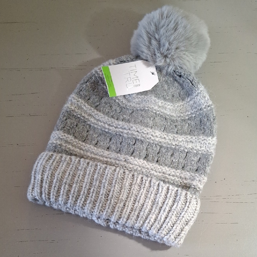 Time and Tru Light Gray Knit Beanie with Pom-Pom